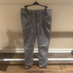 Seven7 Light Grey High Rise Skinny Jeans